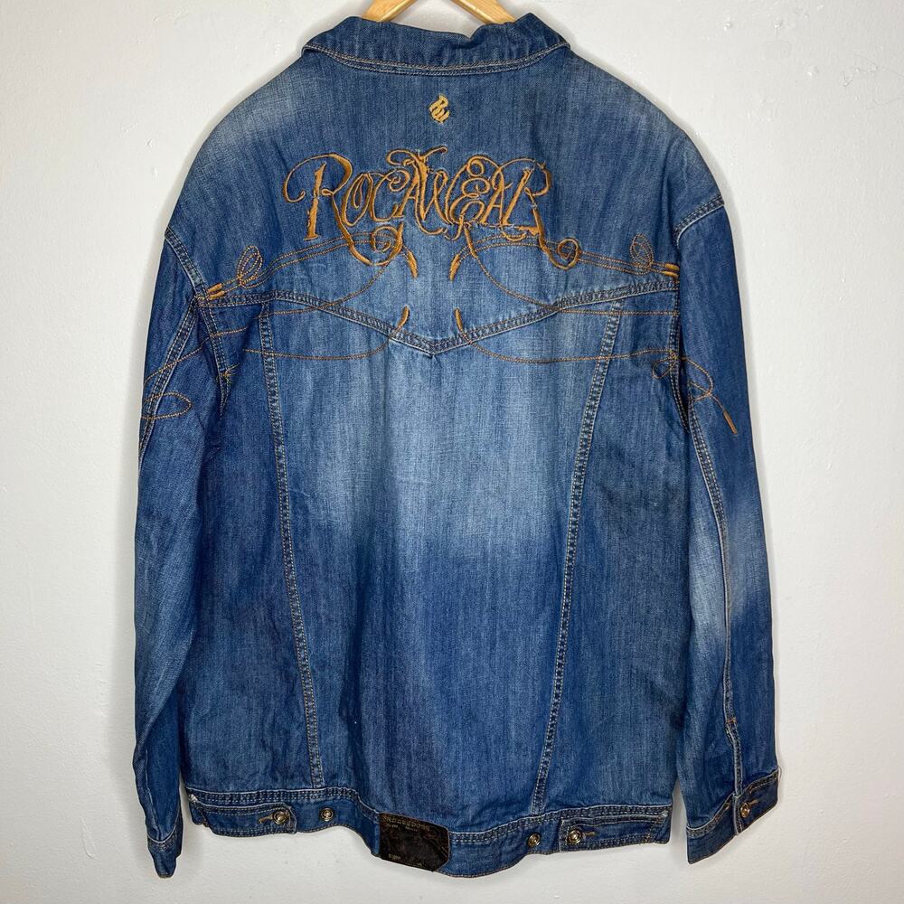 Rocawear Jean Jacket 2XL Mens Streetwear Hip Hop Y2K Embroidered Denim Med Wash